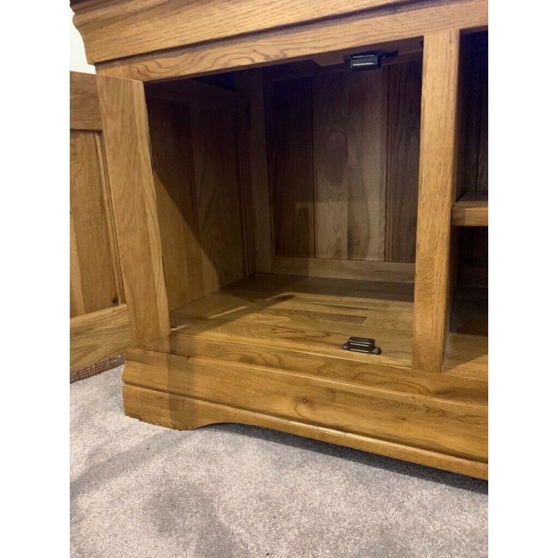 Large Solid Oak TV Unit TV Stand