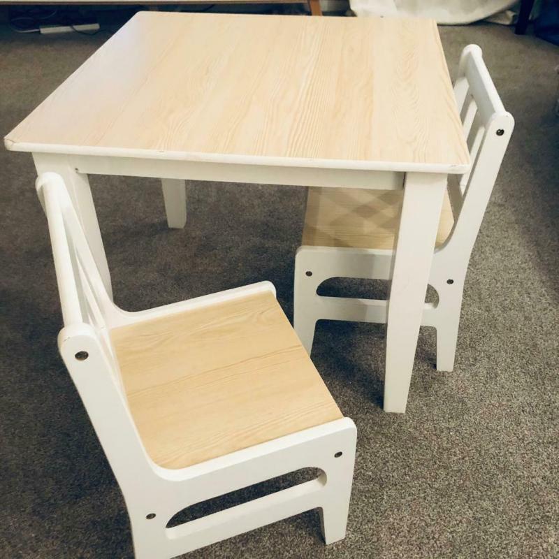 Toddlers table and chair set