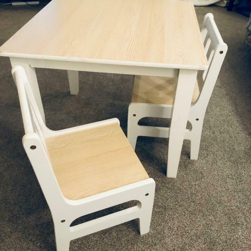 Toddlers table and chair set