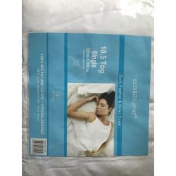 SINGLE DUCK FEATHER AND DOWN DUVET ? 10.5 Tog by Elizabeth Jayne